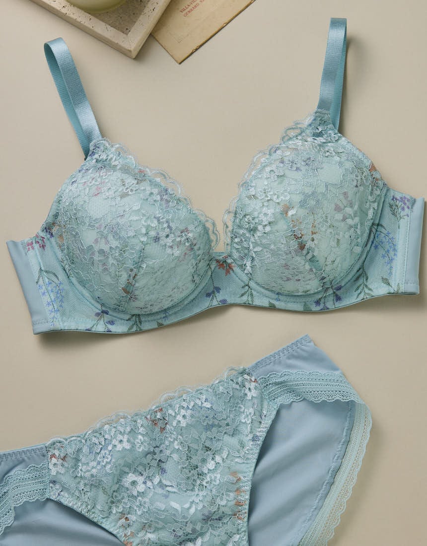 ウンナナクール 〜繊細で美しいリバーレースを使用〜 小さく見せるブラ