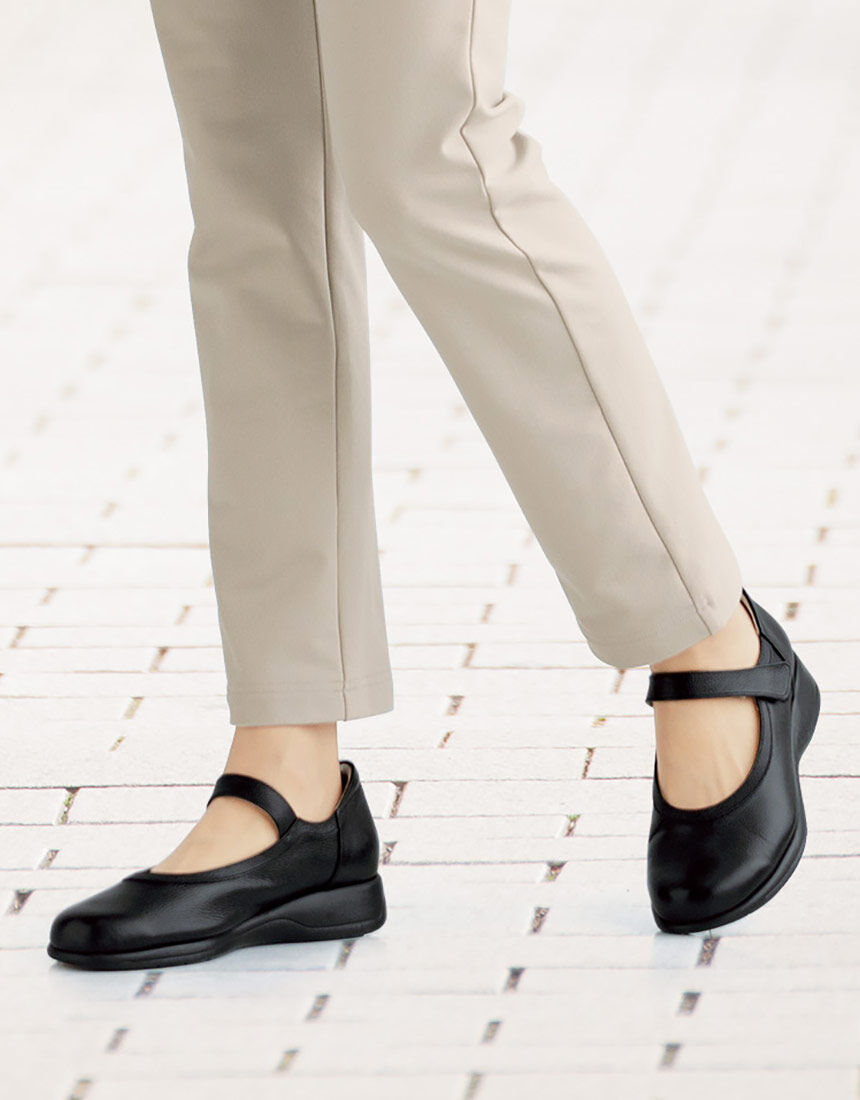 ワコール／ラブボディ ゆったり牛革ストラップシューズ5E VLH491