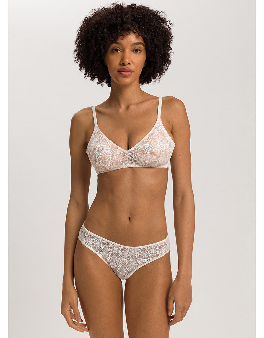 ハンロ グラフィカルなレースがモダン ノンワイヤーブラ UIH520