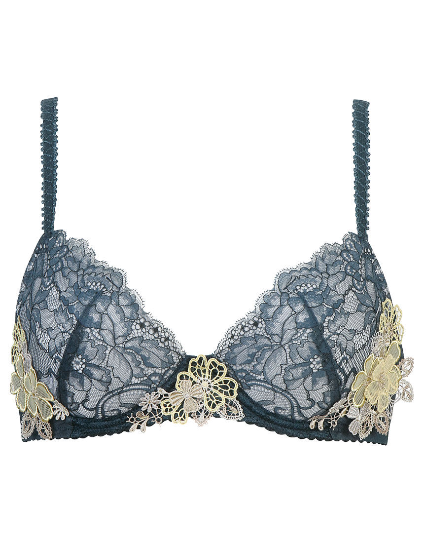 ウイング レシアージュ ｂ ｆカップ展開 きれいなシルエットをキープ ３ ４カップブラ Pb26 ワコール直営の公式下着通販サイト Wacoal Web Store