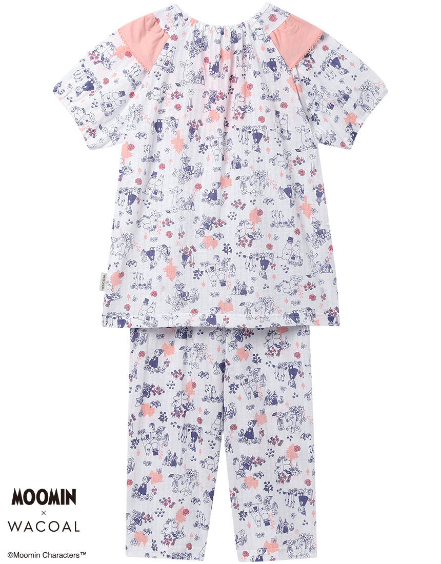 ワコール_キッズ MOOMIN×ワコール ムーミンたちが花畑の中で
