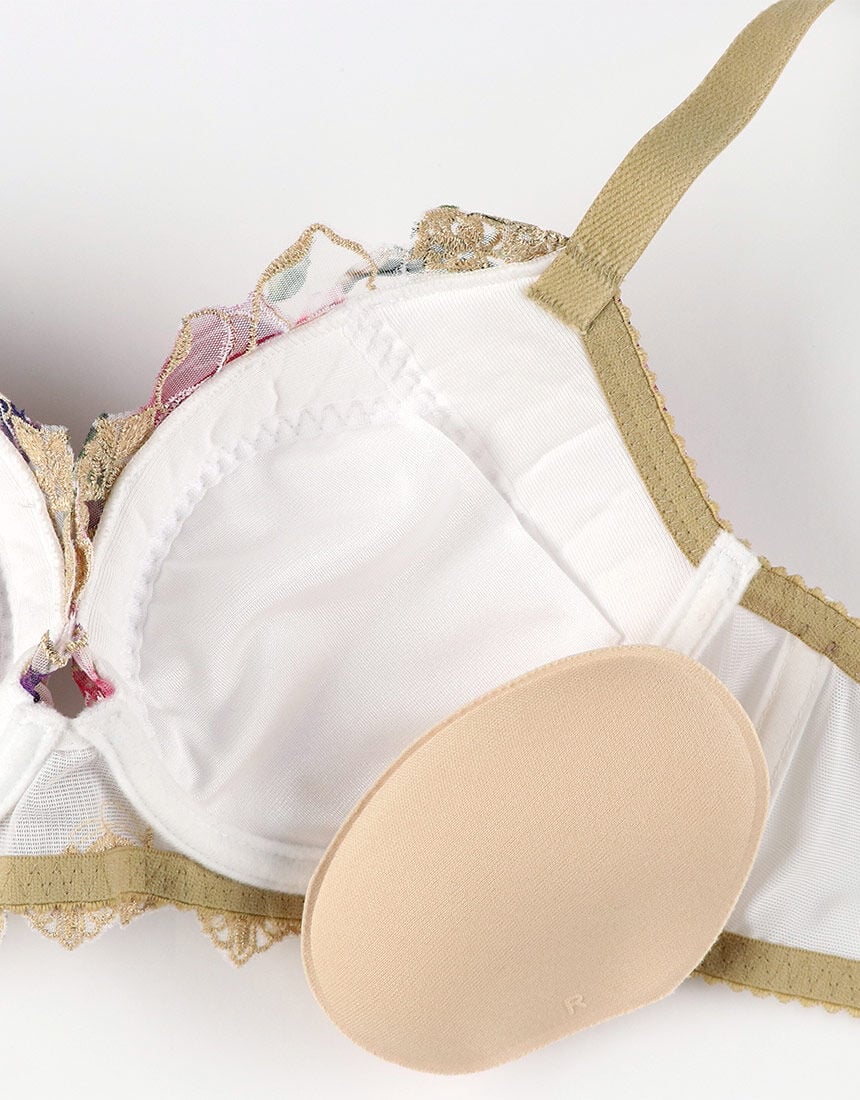 サルート しっかり盛れる×脇高ですっきり【Real Up Bra