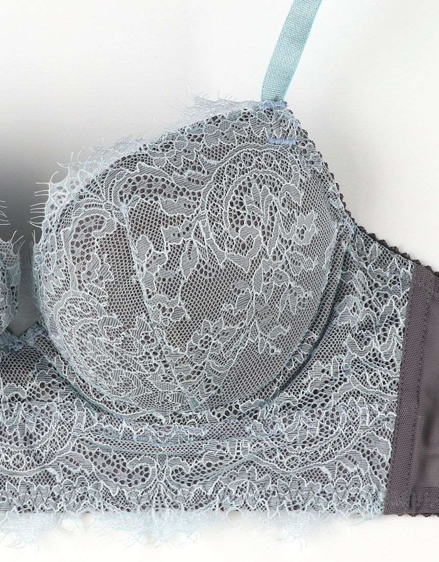 ワコール_ウェブストア限定 ビスチェブラ 谷間ふっくら 3／4