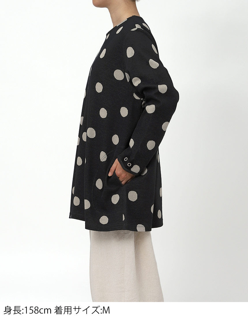 アツコマタノ 【綿100％】袖口の黒猫がデザインポイント トップス