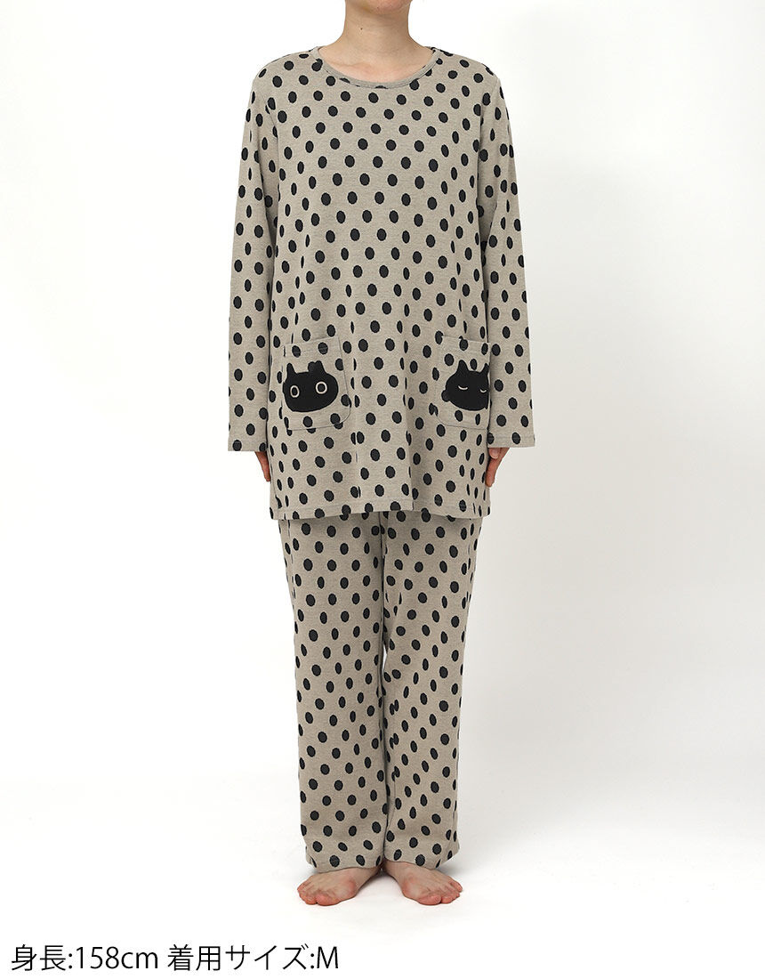 アツコマタノ 【綿100％】黒猫のアップリケがデザインポイント