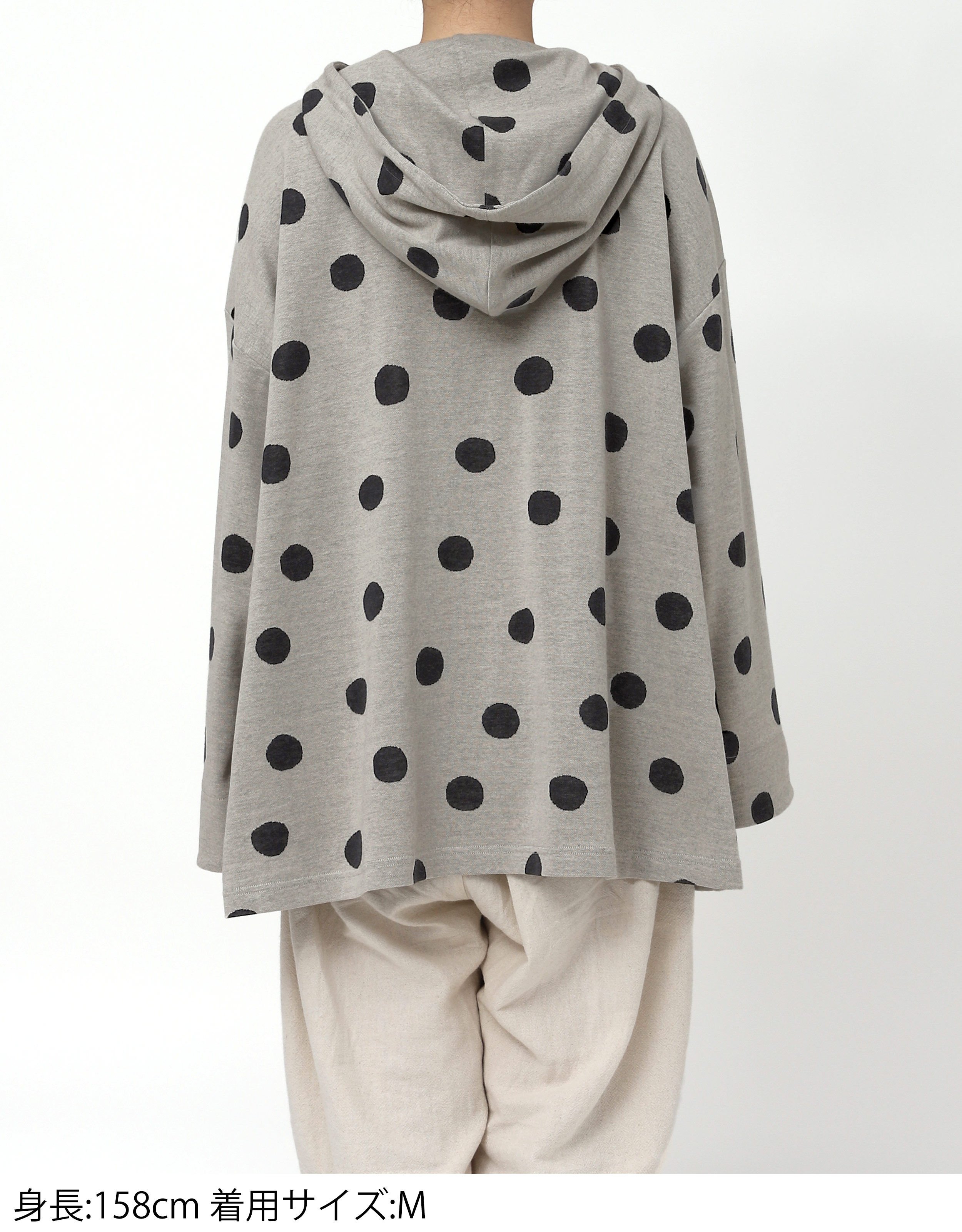 アツコマタノ 【綿100％】ポケットからのぞく黒猫がデザイン