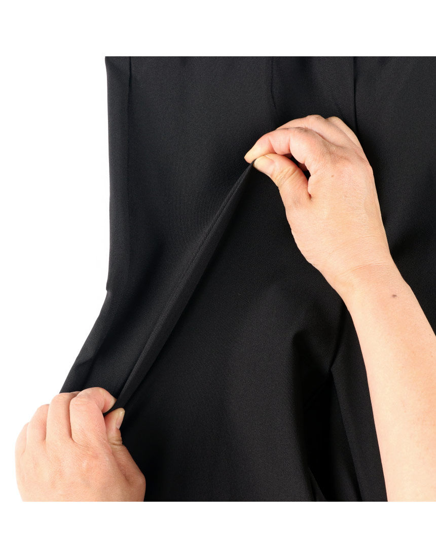 ワコール_カルソン たてよこに伸びるストレートシルエットパンツ