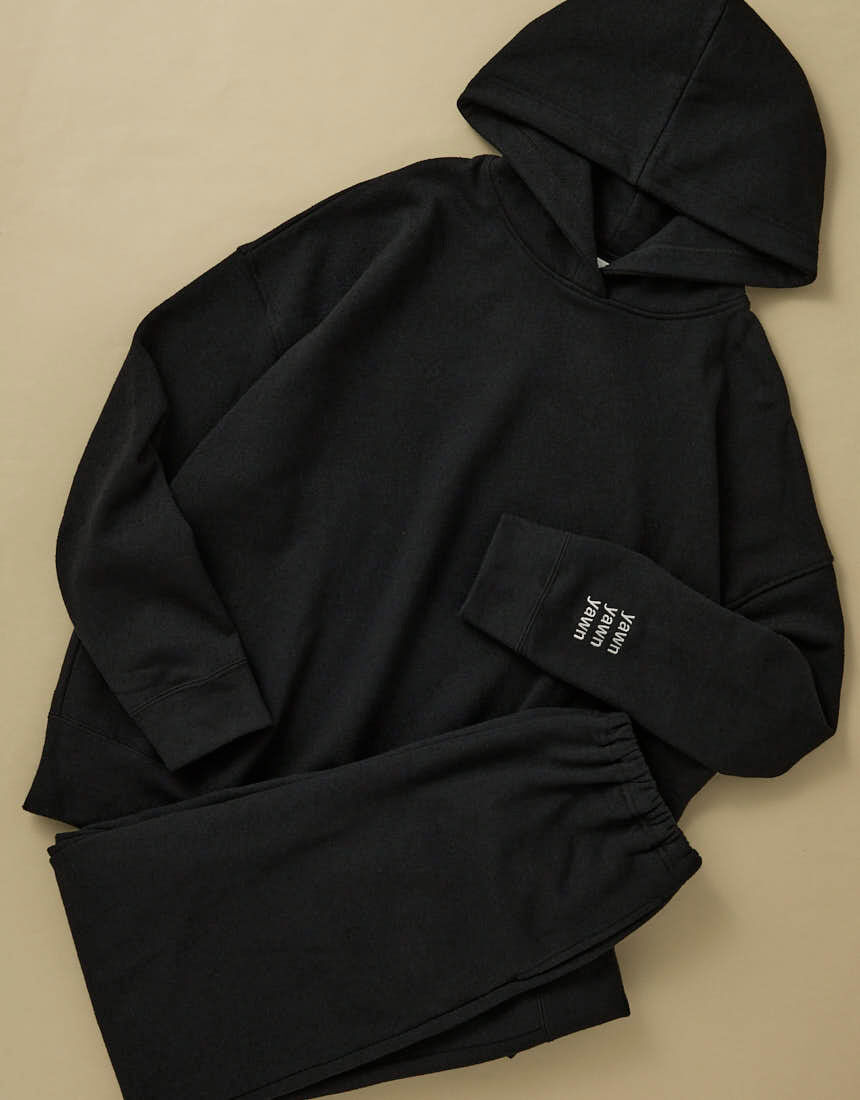 ウンナナクール 【綿混】あくびのお嬢さんのブークレー裏毛フーディー