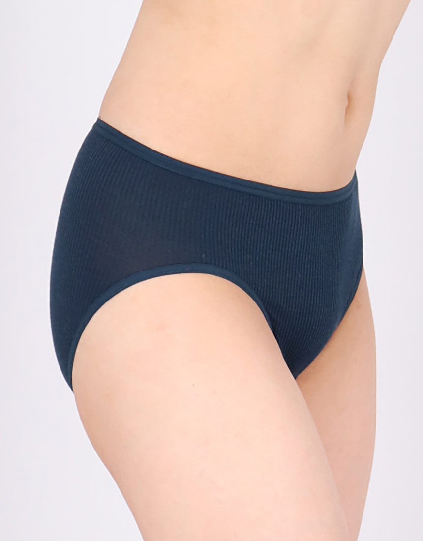 ウイング サイドに縫い目がない（はきこみ丈ふつう） ショーツ