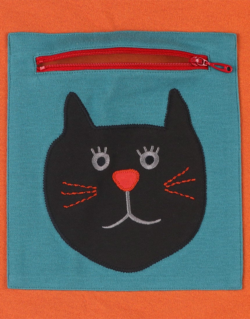 アツコマタノ 【綿混】ポケットに大きな黒猫のアップリケ トップス