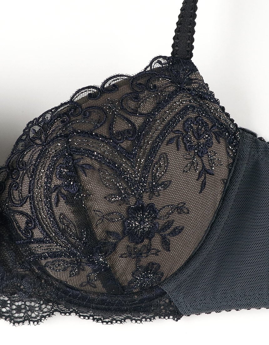 ウイング／レシアージュ 【脇高】谷間ふっくら、サイドすっきり