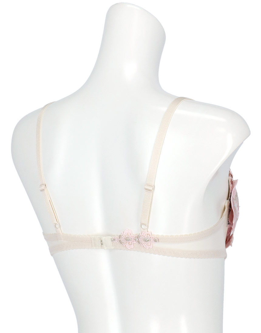 サルート 【限定発売商品】B〜Iカップ：きれいな谷間をつくる