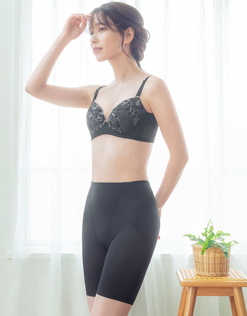 【着後レビューで 送料無料】 ウイング／フフ 【C−H】脇高／着やせシルエットブラ 3／4 エクササイズグッズ