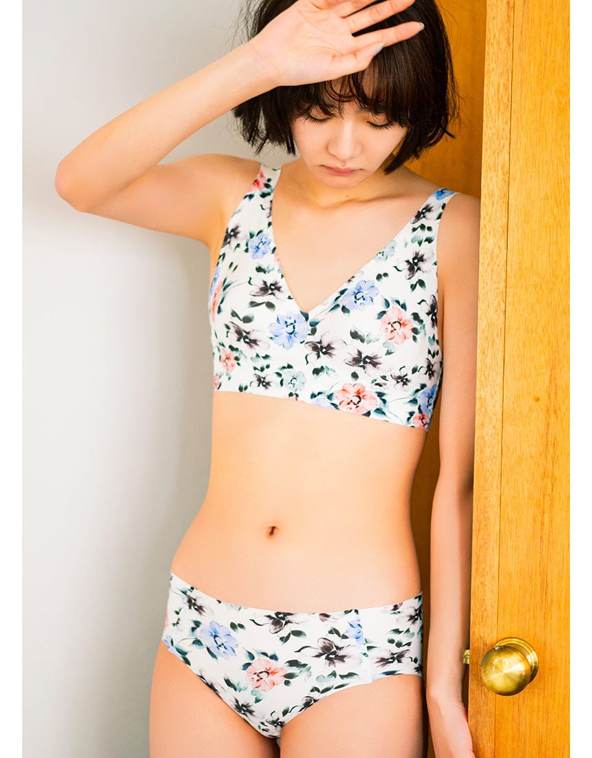 お気に入り GOCOCi 洋服を着こなすインナー 深めVライン＆バック ルームウェア・パジャマ