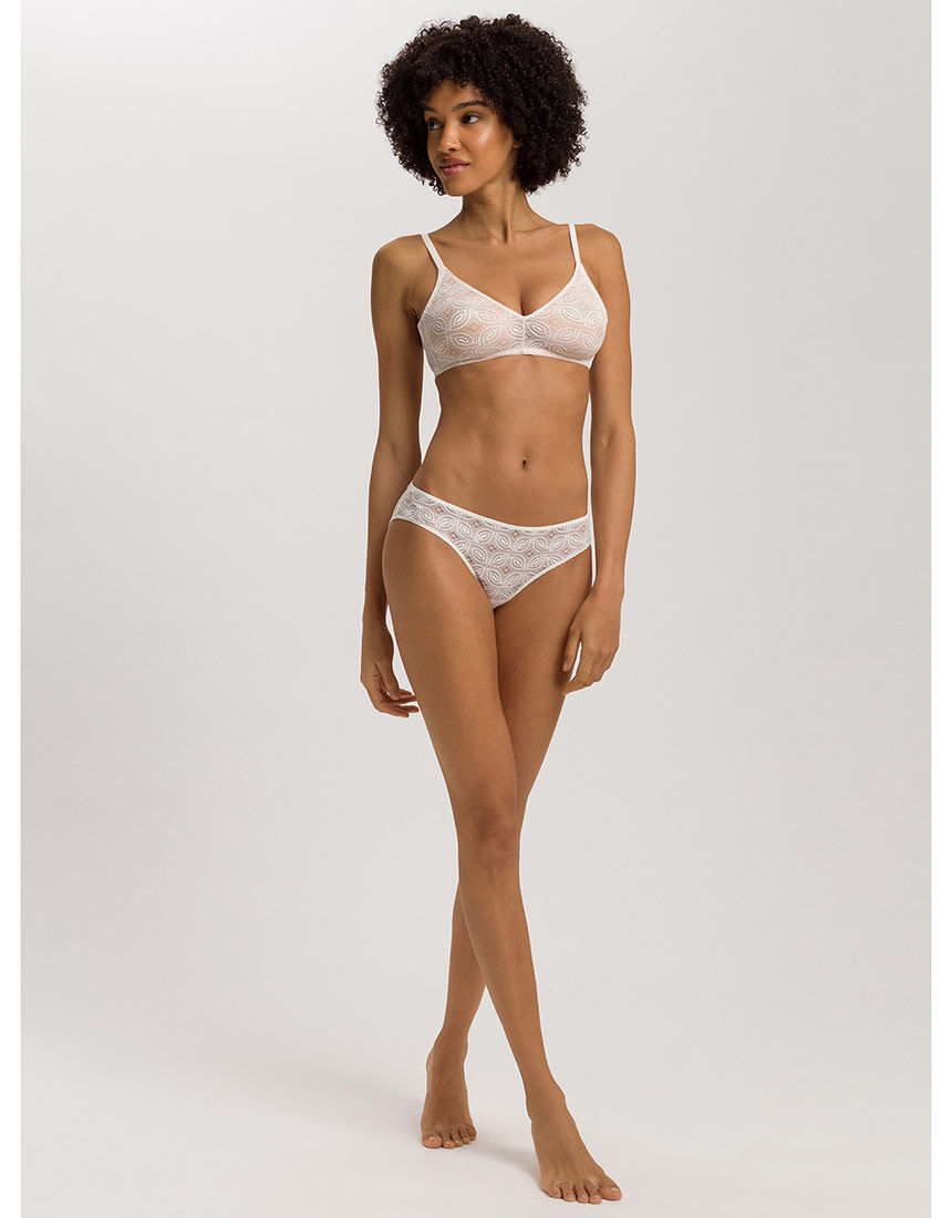 ハンロ グラフィカルなレースがモダン ノンワイヤーブラ UIH520