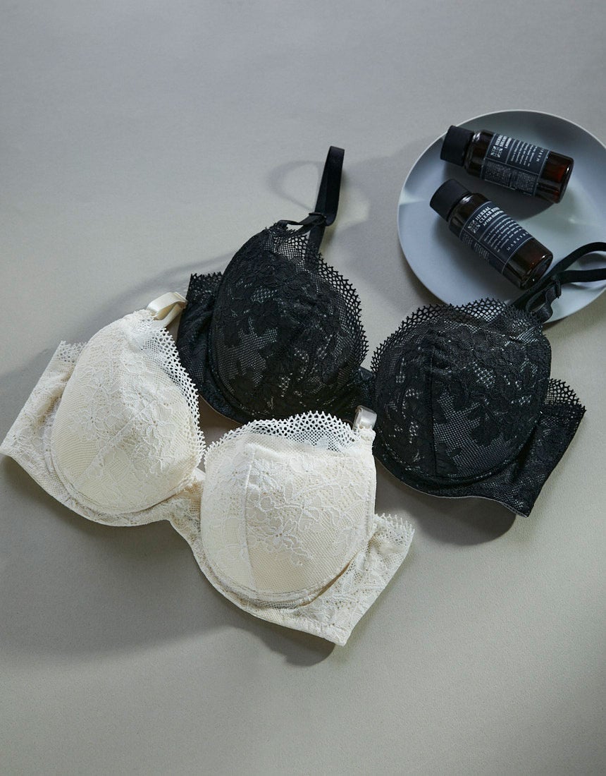 ウンナナクール 【ぷっくり上胸と背中すっきり】 BRAGENIC