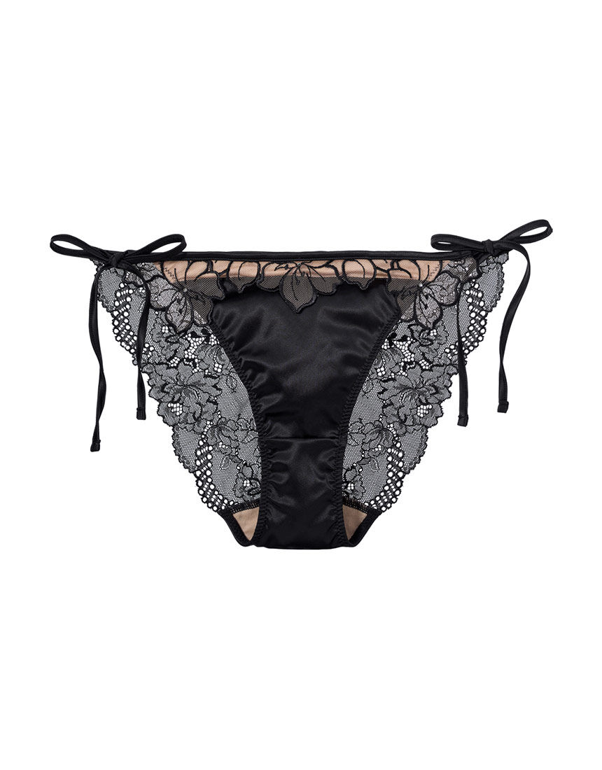 【２種類のレースを味わえて贅沢】ほどけるサイドリボンが遊び心を誘う。フラワークリスタルショーツ ショーツ