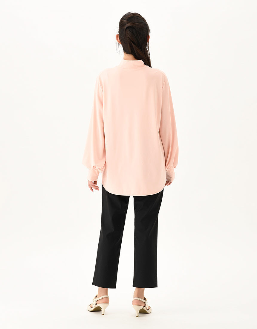 ワコール_カルソン たてよこに伸びるストレートシルエットパンツ