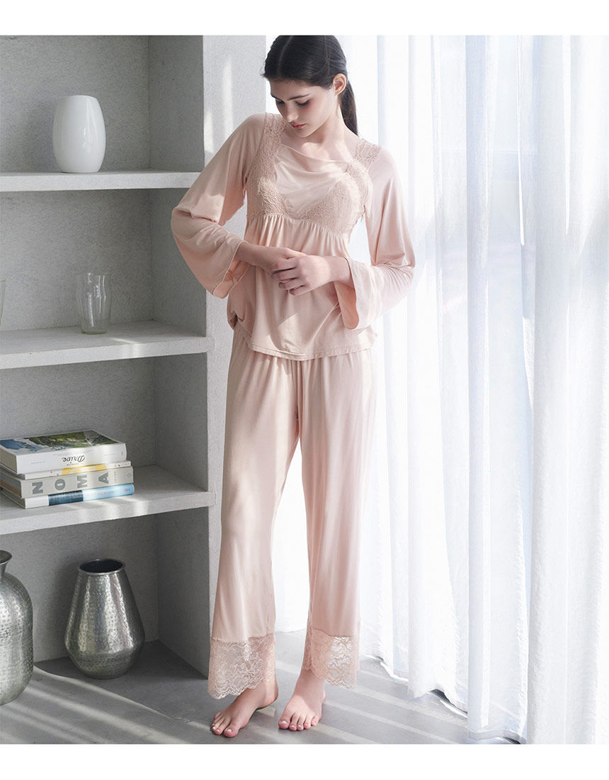 PEACH JOHN 【温活・冷え対策】着るだけでバストを支える！ナイトブラ