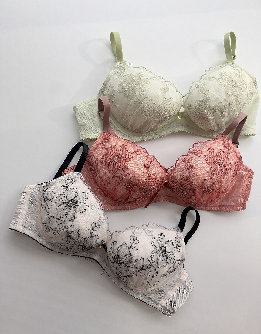 アンフィ Hカップまで対応！自然なまるみのバストシルエットをメイク