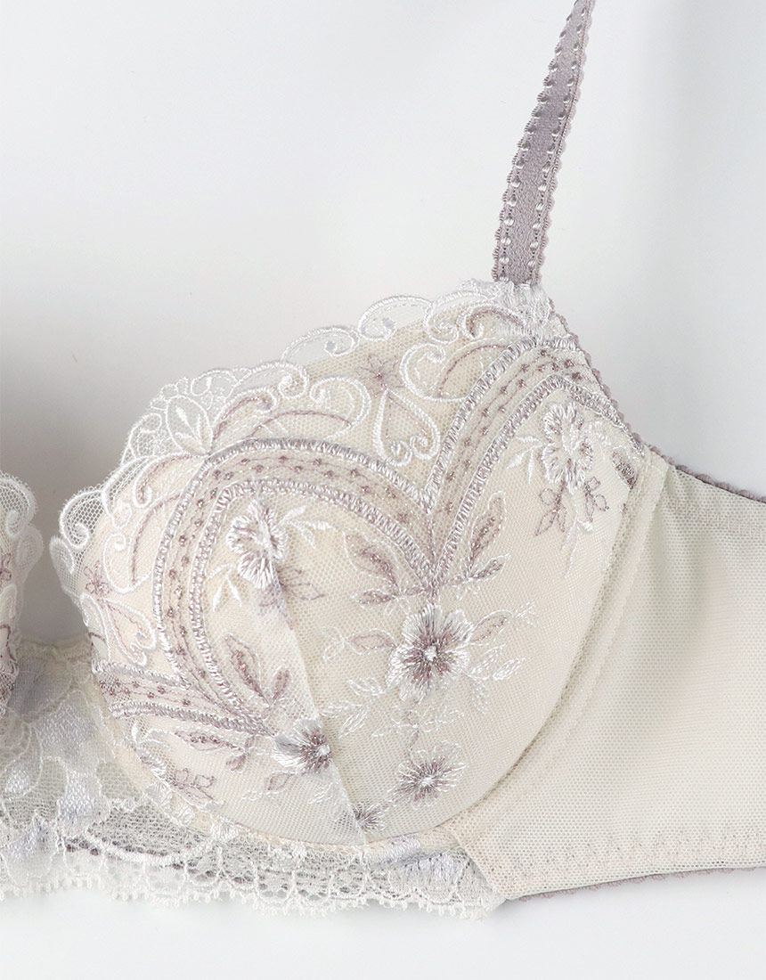 ウイング／レシアージュ 【脇高】谷間ふっくら、サイドすっきり