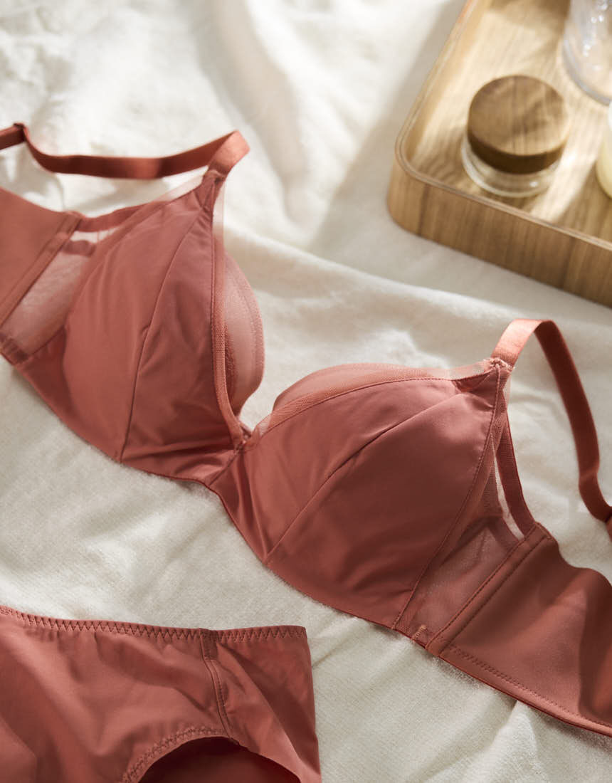 『値下げ』定価3万 新品 ワコール トレフル ブラジャー ショーツ B70 M ワコール トレフル 69グループ ブラ E65 & ショーツ M GR ブ