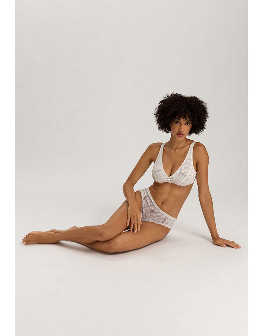 ハンロ 総レース ノンワイヤーブラ UIH544｜ワコール直営の公式下着