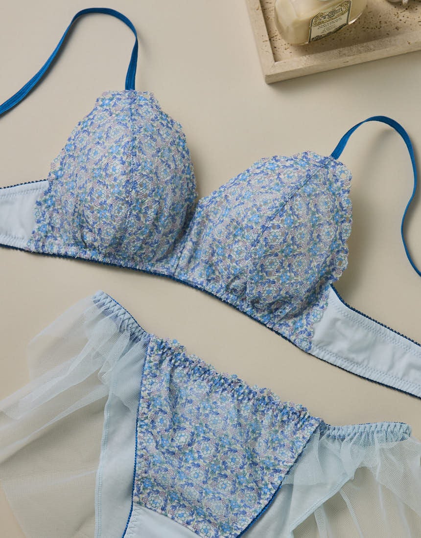 ウンナナクール MADE WITH LIBERTY FABRIC 三角