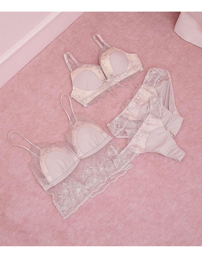 PEACH JOHN 着けた瞬間、スタイルアップ。サイズ別カップ設計で最適な