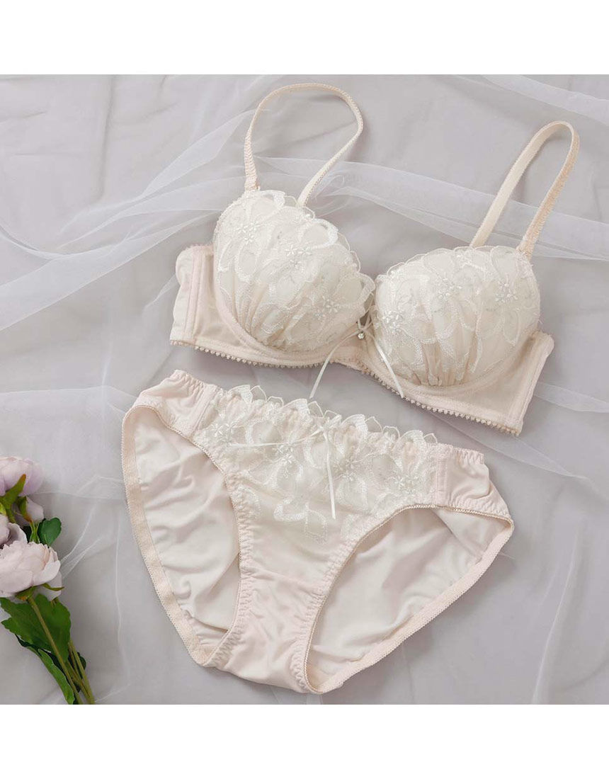 Trefle BBF483 &PBF483 WH ブラショーセット Lingè Noël ランジェノエル クレールフローラル ブラ＆ショーツ