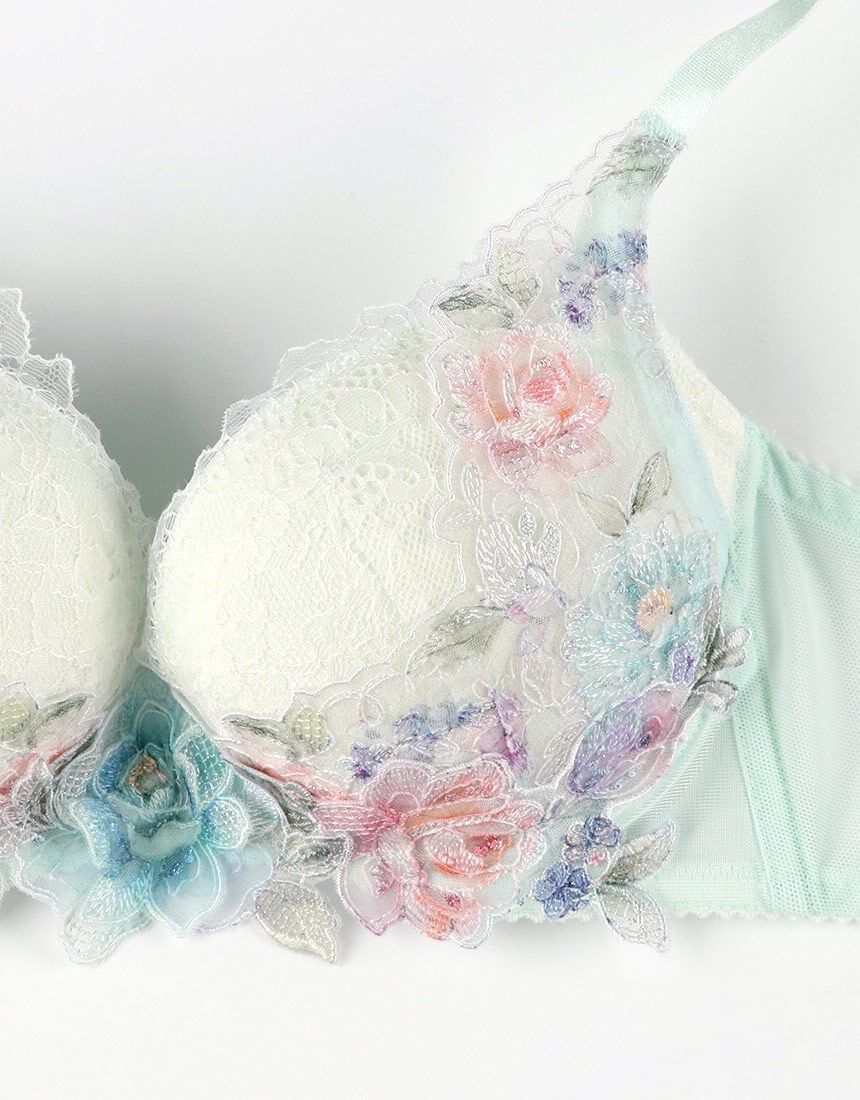 ワコール 【ぷっくりバストとほっそりシルエット】ボリューマライズ