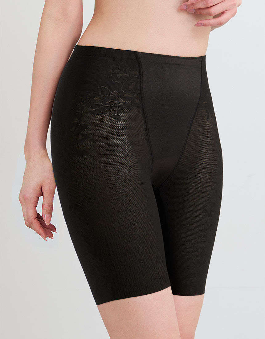 ワコール メッシュ生地で汗をかいてもスルッと履きやすい！ ガードル