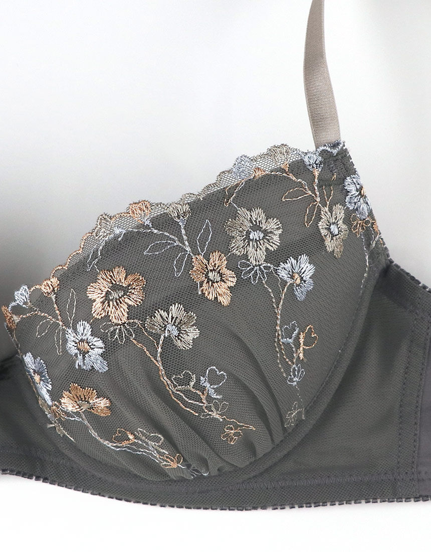 Wacoal3点セット アンフィ 自然なまるみのバストシルエットをメイク ブラ＆ショーツ