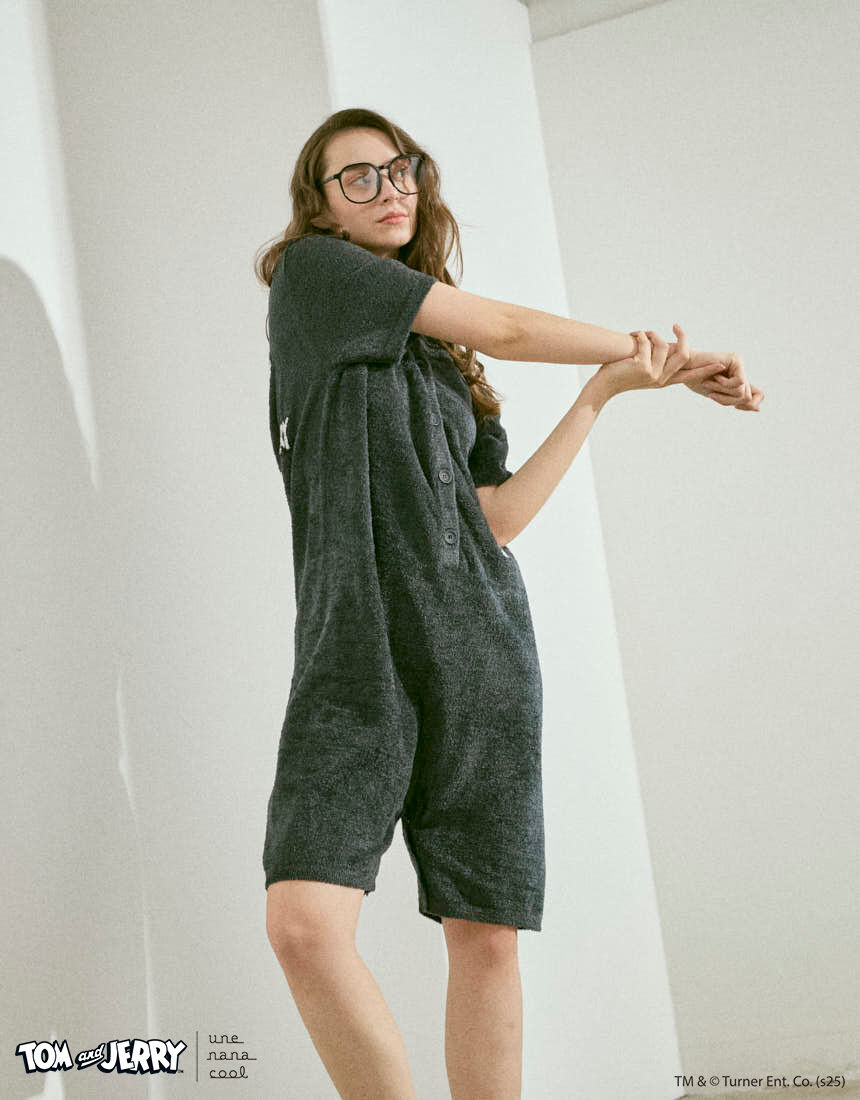 【新品未使用】une nana cool ウンナナクールパジャマ つなぎ トムとジェリー × une nana cool なめらかふわふわつなぎ