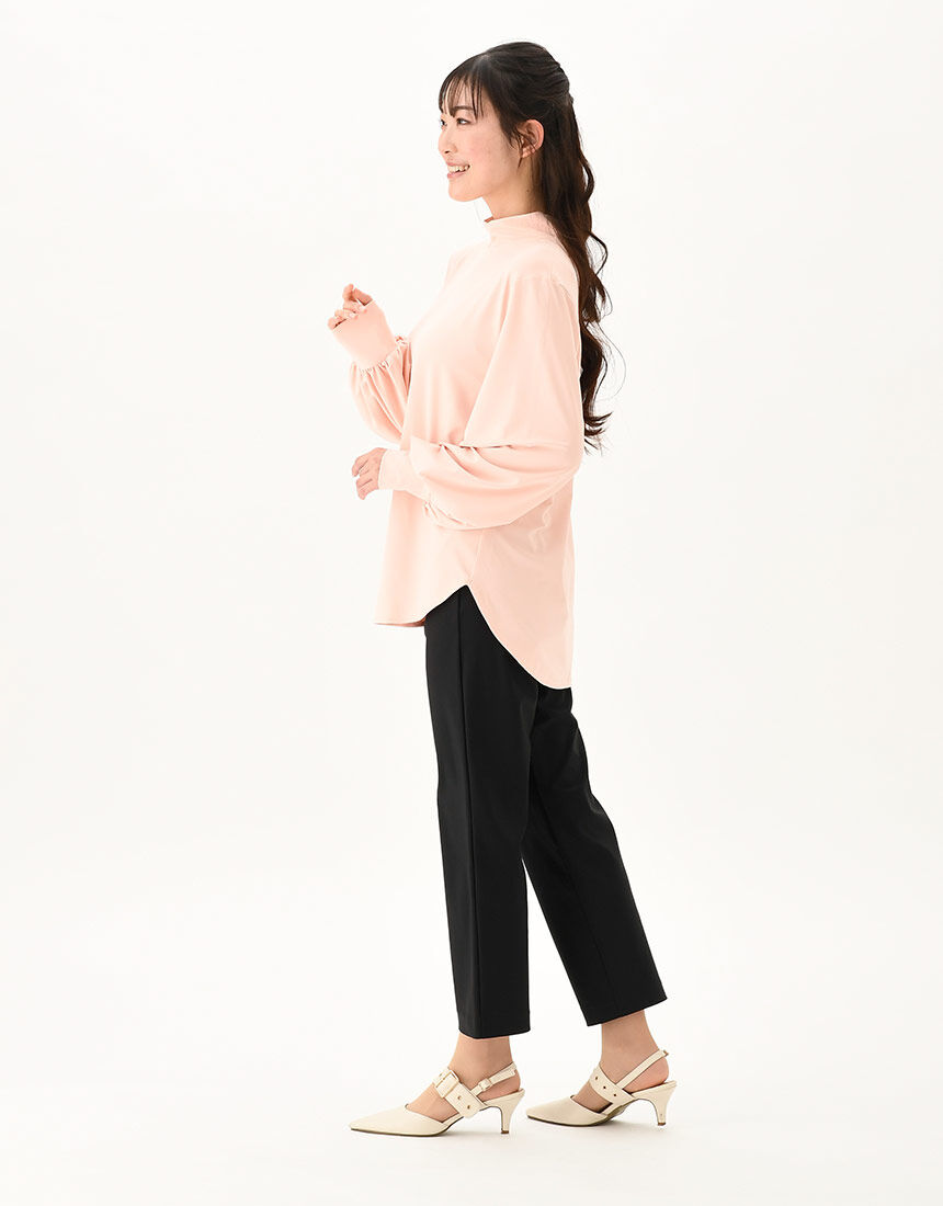 ワコール_カルソン たてよこに伸びるストレートシルエットパンツ