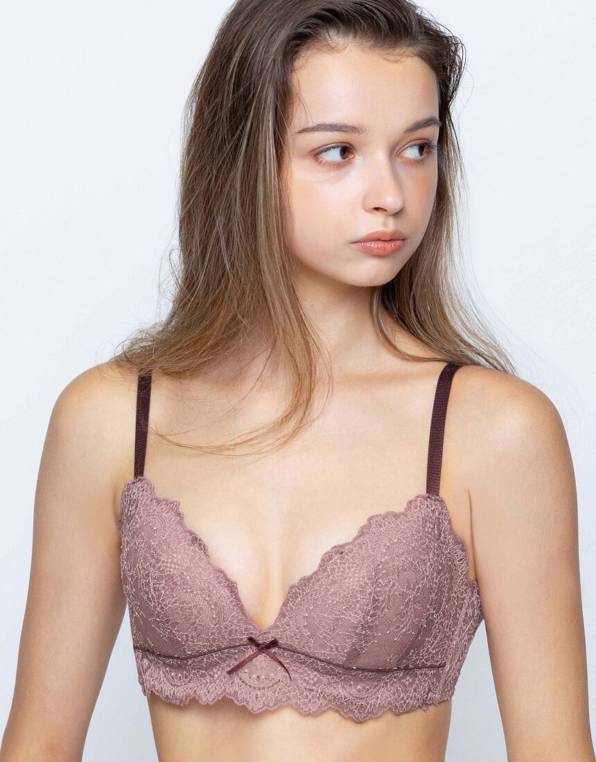 アンフィ 4つのサイズ別設計から生まれたあなたのためのブラ