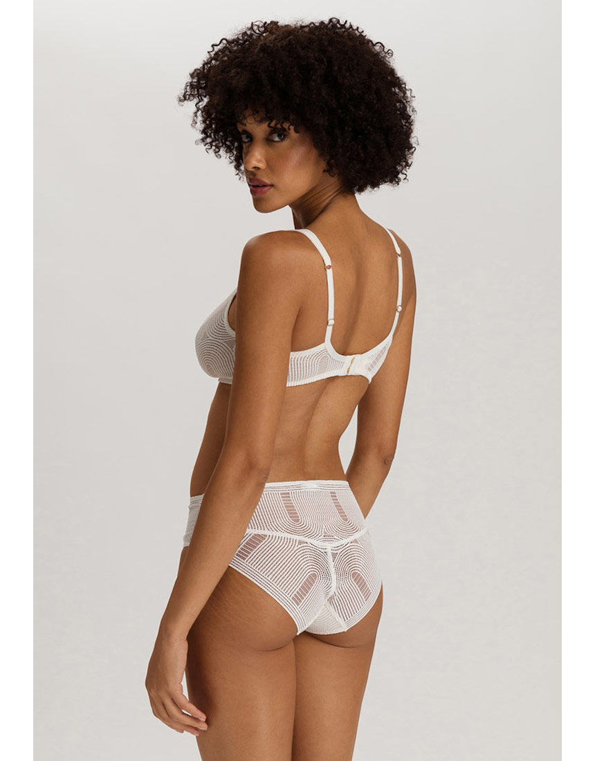 ハンロ 総レース ノンワイヤーブラ UIH544｜ワコール直営の公式下着