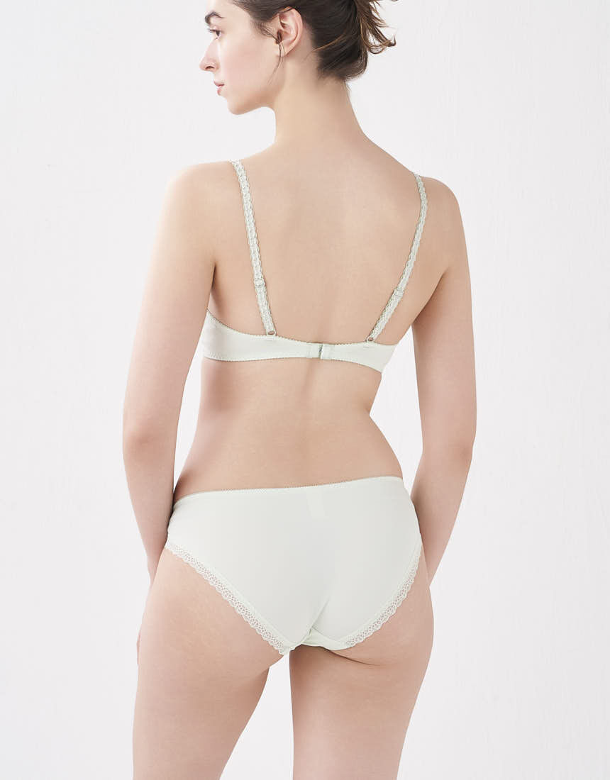 ウンナナクール 上品で繊細なラッセルレース it rains（イット