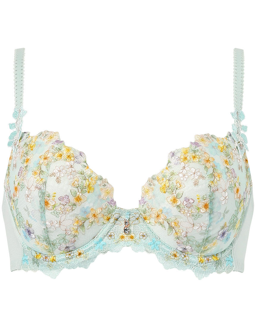 ウイング／レシアージュ ふっくらまるい自然な谷間をメイク【2120