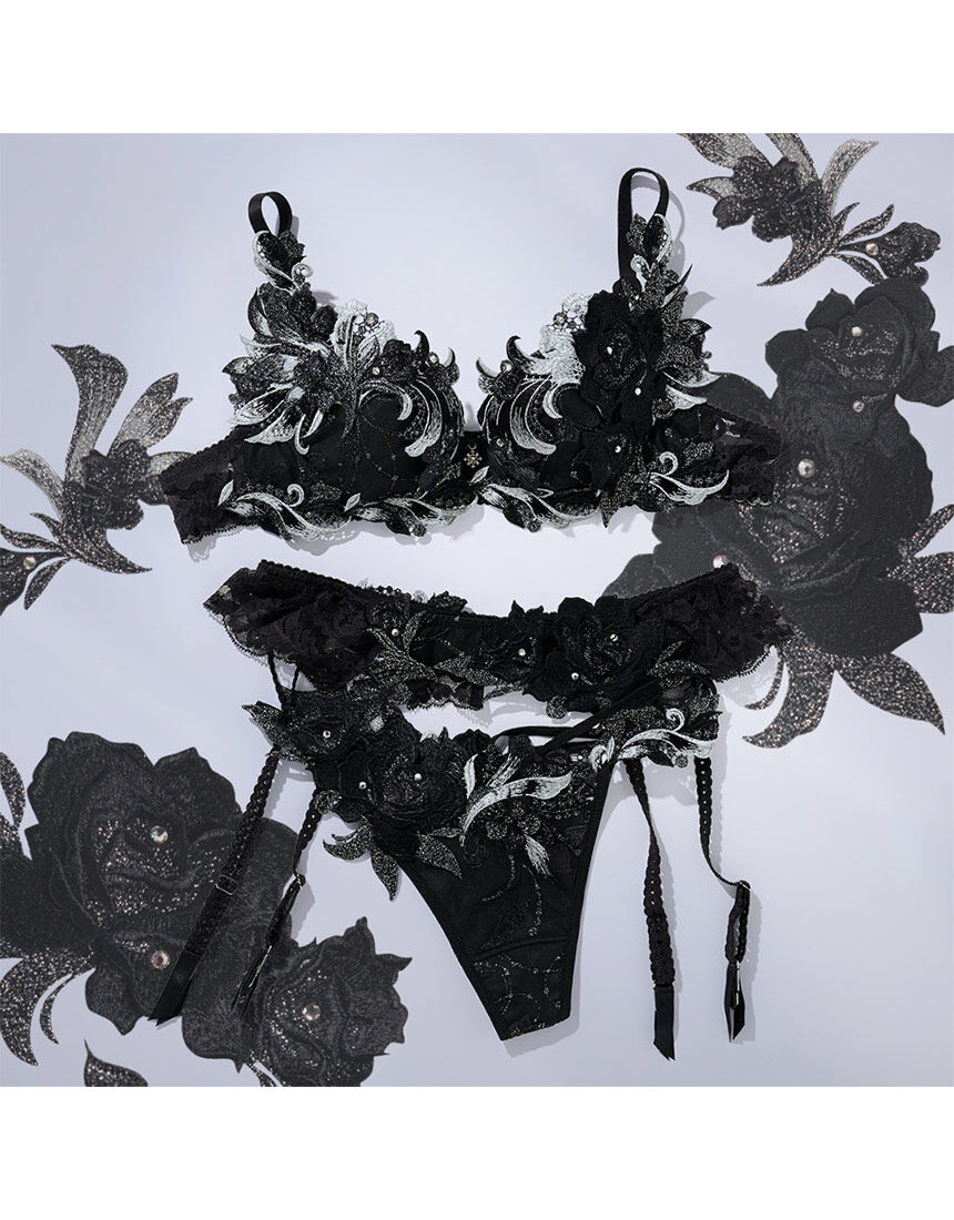 サルート　24group 【限定発売商品】きれいな谷間をつくる　プッシュアップ サルート B〜Gカップ：きれいな谷間をつくる 【プッシュアップタイプ