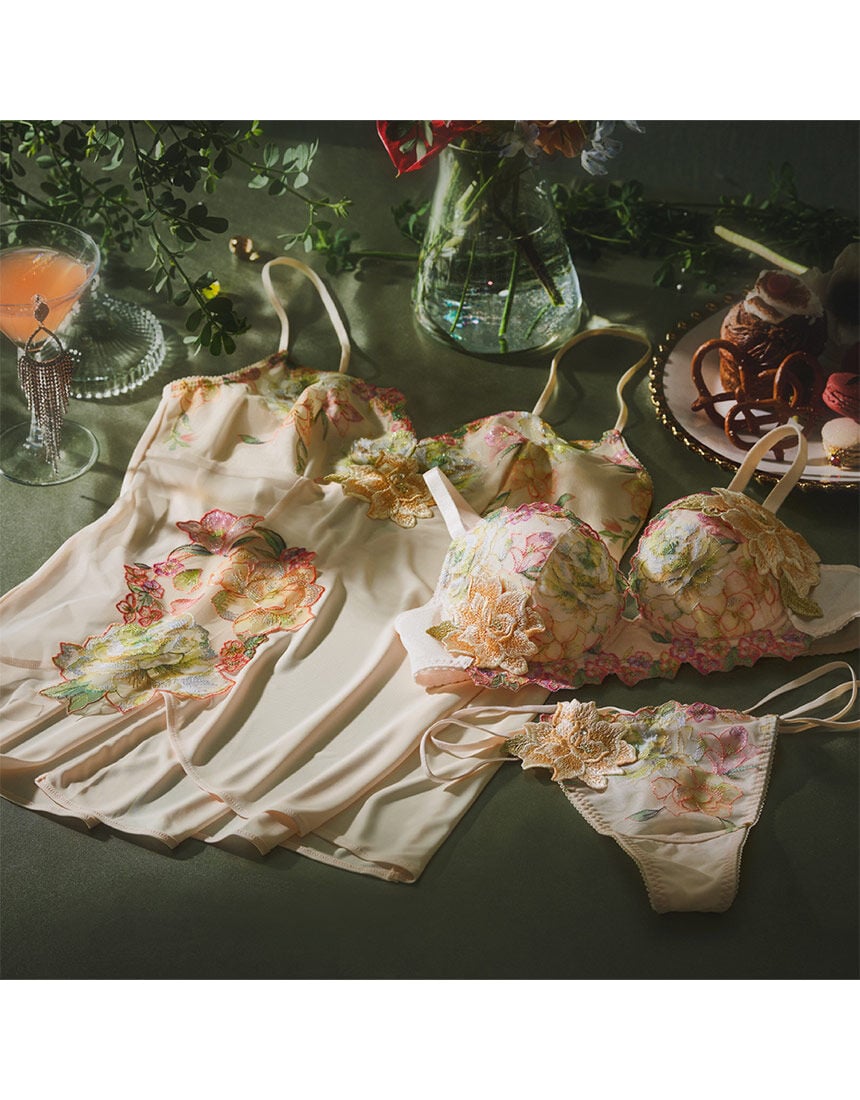 6/28まで販売 限定商品サルート ３／４カップブラ ０４ｇｒｏｕｐ Salute（サルート）｜ 04グループ ｜ セクシー下着