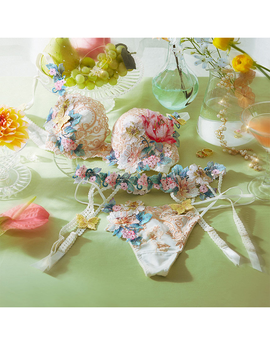 サルート限定発売19グループきれいな谷間プッシュアップタイプ３／４カップブラ サルート 【限定発売商品】B〜Iカップ：きれいな谷間をつくる