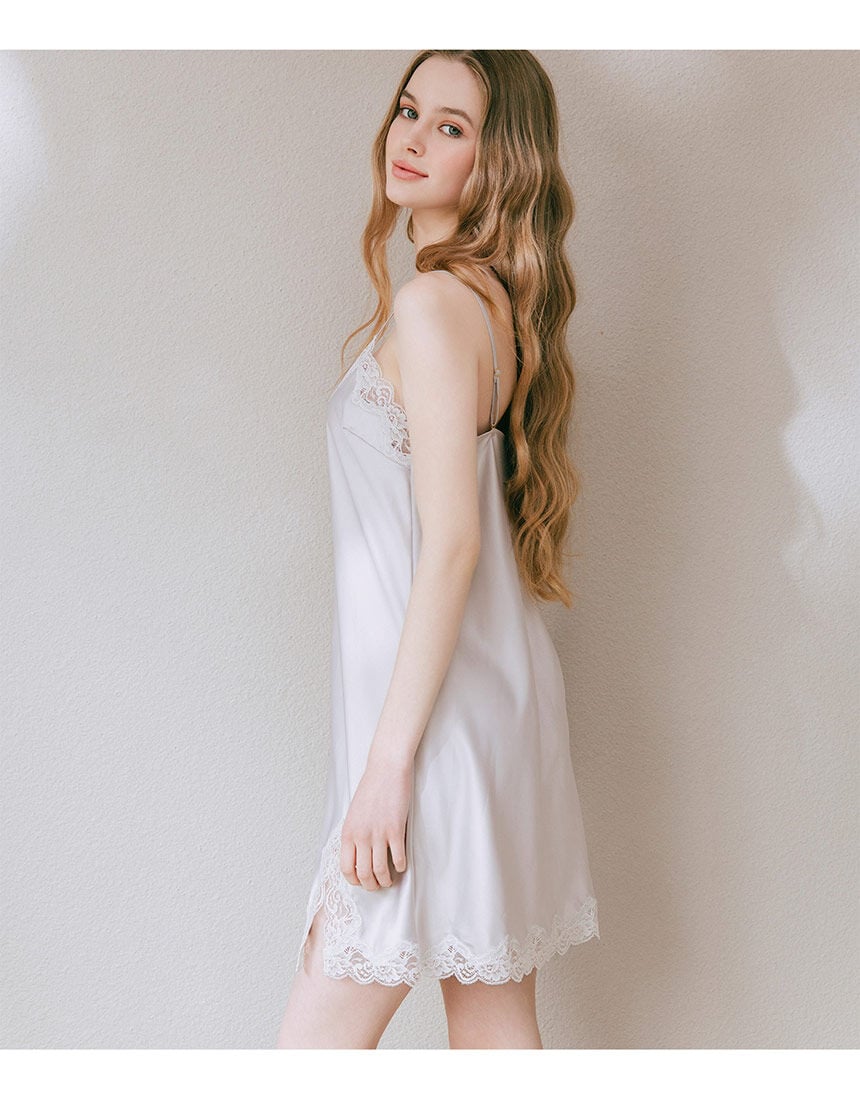 PEACH JOHN ルームウェアに、ドレスアンダーに。人気スリップが着 