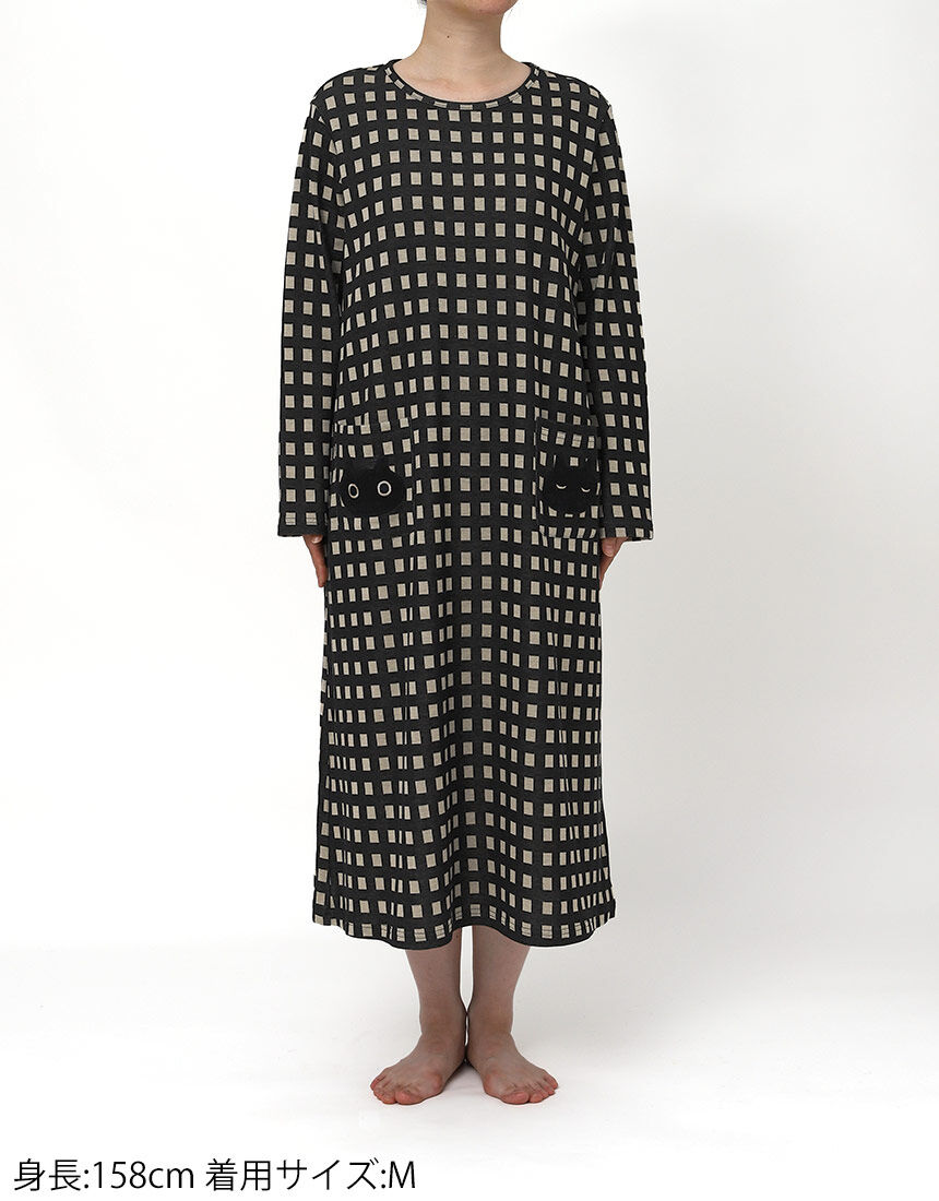 アツコマタノ 【綿100％】黒猫のアップリケがデザインポイント