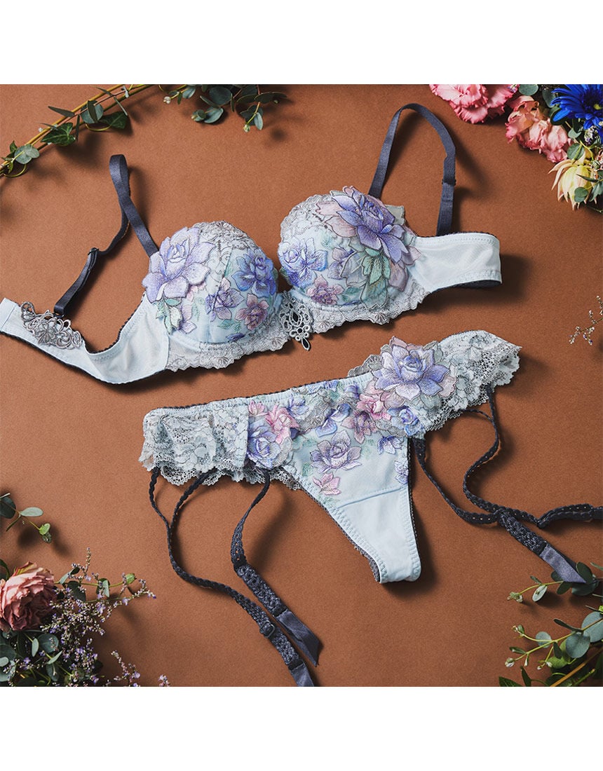 サルート B〜Iカップ：きれいな谷間をつくる 【プッシュアップ