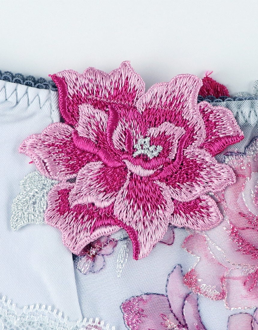新品　サルート　ピンク 花柄刺繍 ブラジャーボーイレングスショーツセット 新品 サルート ピンク 花柄刺繍 ブラジャーボーイレングス