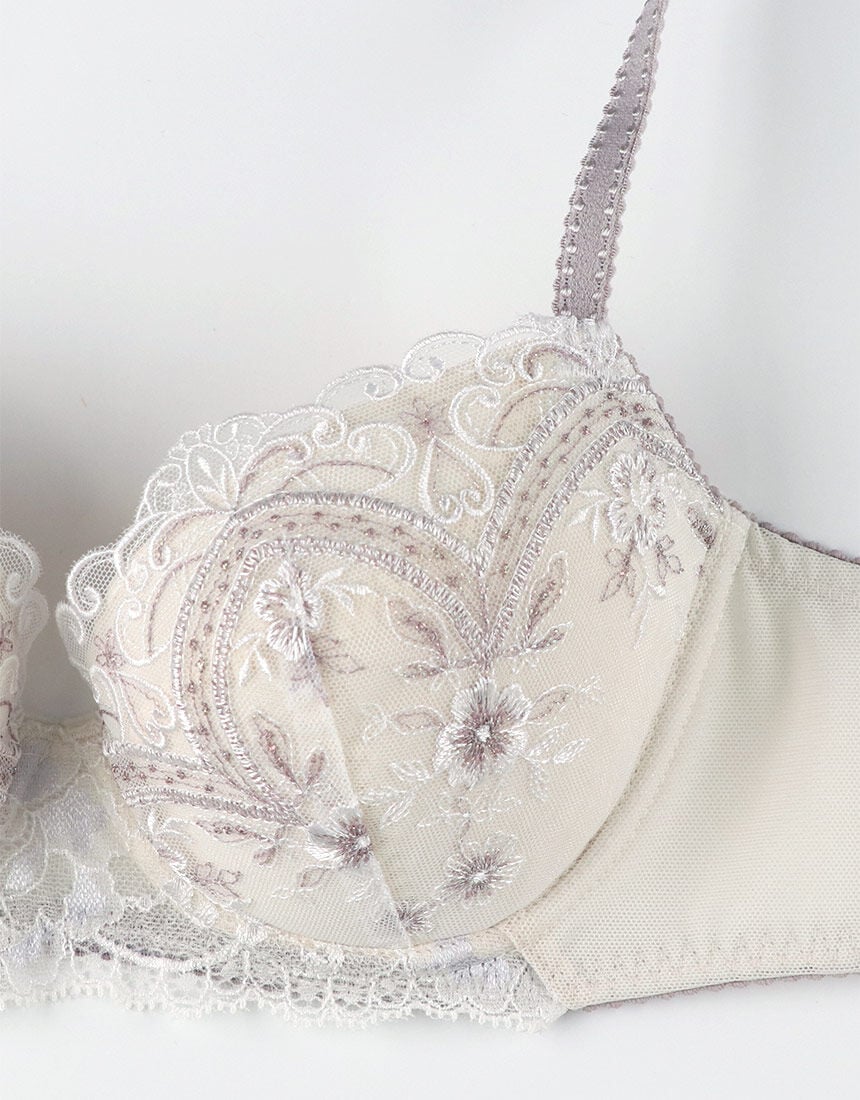 ウイング/レシアージュ 【脇高】谷間ふっくら、サイドすっきり ウイング/レシアージュ 【脇高】谷間ふっくら、サイドすっきり