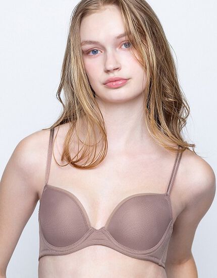 4つのサイズ別設計から生まれたあなたのためのブラ