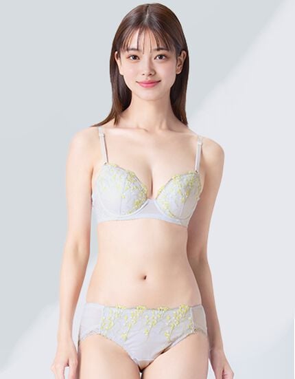 魅せる背中ブラ