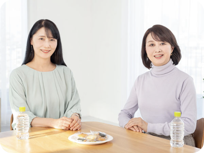 左:小薗江亜紀子さん、右:弓ゆかりさん